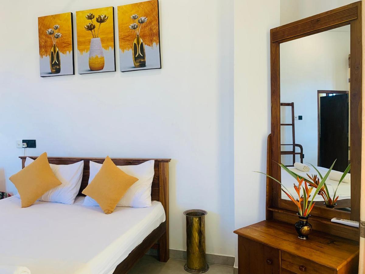 Kavin Beach Hotel Hikkaduwa Exterior foto